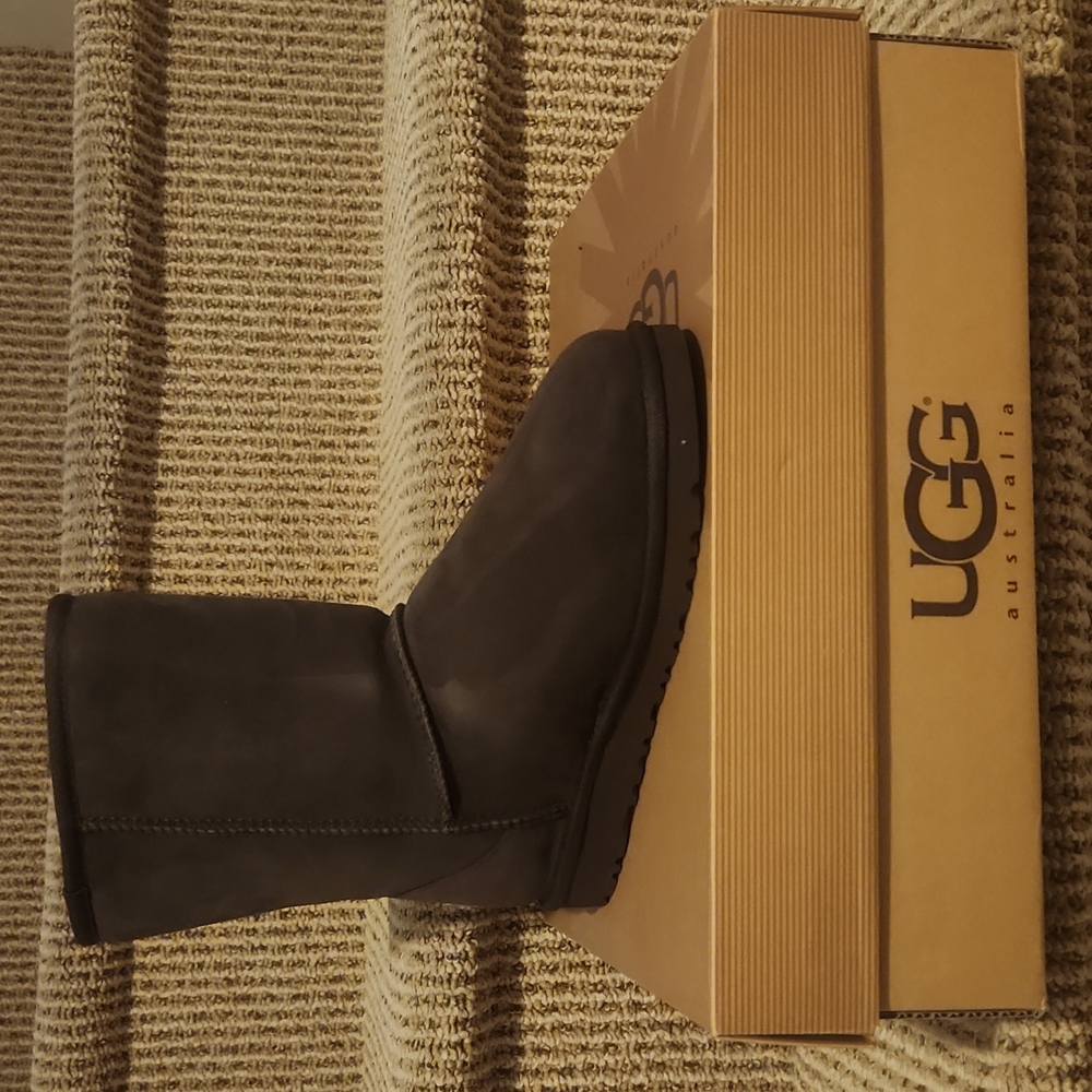 UGG Women's boots size 6